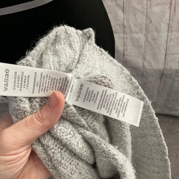 William Rast Women's Size Medium Fuzzy Chunky Oversized Cardigan Sweater Grey - Picture 7 of 8